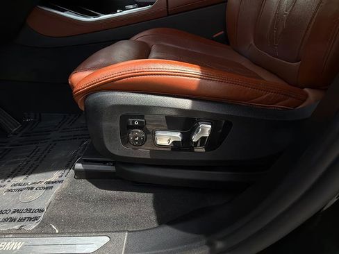 Used 2025 BMW X5 xDrive50e AWD/4WD image 15