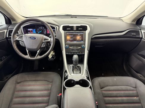 Used 2014 Ford Fusion SE image 16