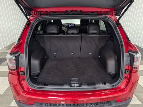Used 2025 Jeep Compass Latitude AWD/4WD image 24