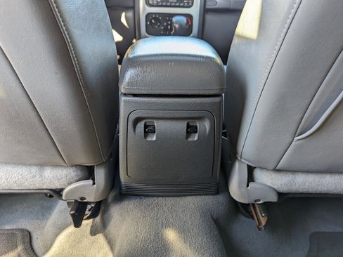 Used 2005 Jeep Liberty Limited image 37