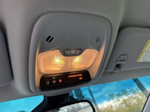 Used 2021 Chevrolet Bolt LT image 33