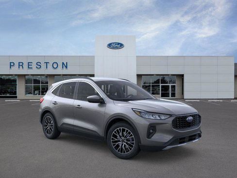 New 2025 Ford Escape PHEV image 7