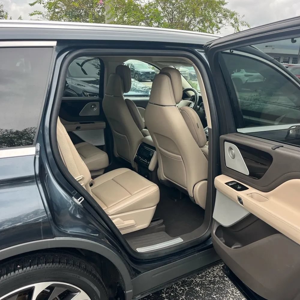Used 2021 Lincoln Aviator Reserve w/ Equipment Group 202A AWD/4WD image 9