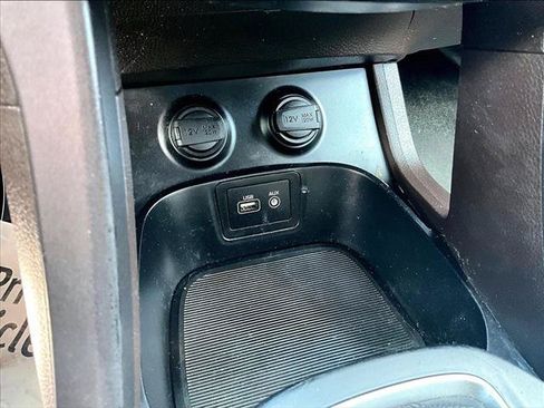 Used 2017 Hyundai Santa Fe Sport FWD image 25