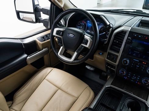 Used 2020 Ford F250 Lariat image 9