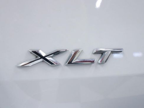 Used 2020 Ford Explorer XLT w/ Equipment Group 202A RWD image 33