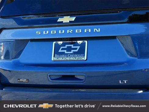 New 2026 Chevrolet Suburban LT w/ Comfort Package image 6