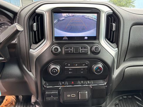 Used 2019 Chevrolet Silverado 1500 LT w/ Z71 Off-Road Package AWD/4WD image 21