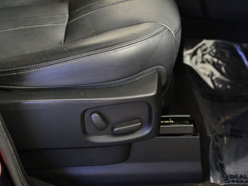 Used 2016 Land Rover LR4 image 10