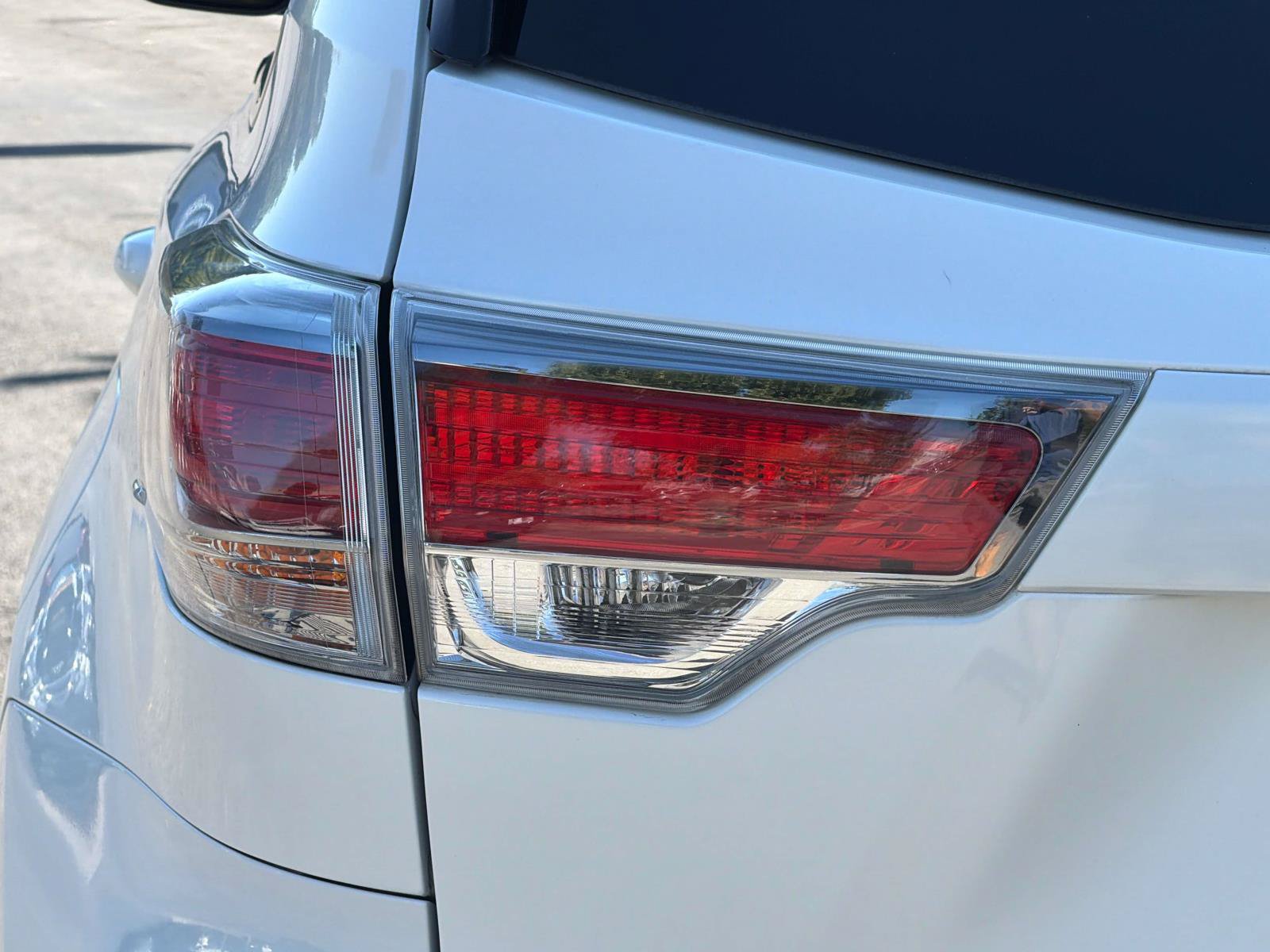 Used 2016 Toyota Highlander XLE AWD/4WD image 13