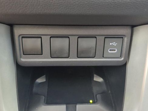 Used 2024 Toyota Corolla Cross LE w/ Moonroof Package image 32