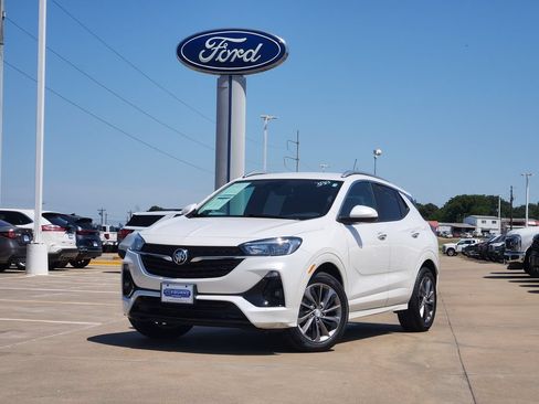 Used 2022 Buick Encore GX Select w/ Sport Touring Package FWD image 3