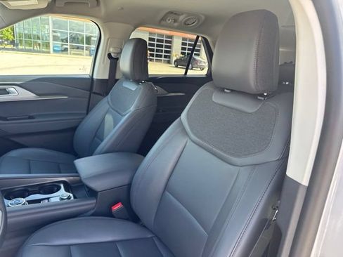 New 2026 Ford Explorer Active w/ Active Comfort Package AWD/4WD image 23