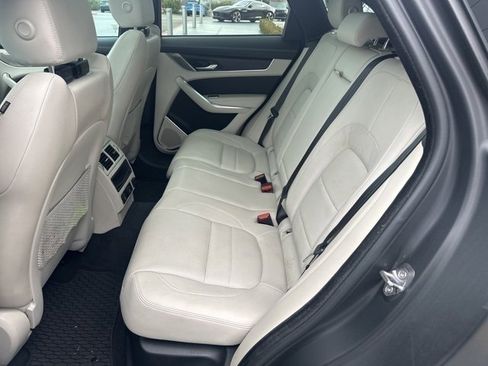 Used 2024 Jaguar F-PACE R-Dynamic S image 10