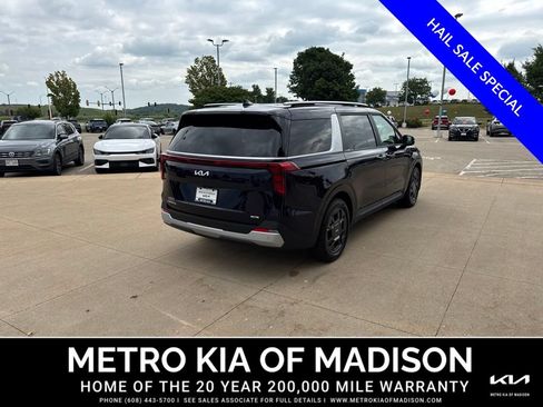 Used 2026 Kia Carnival EX FWD image 5