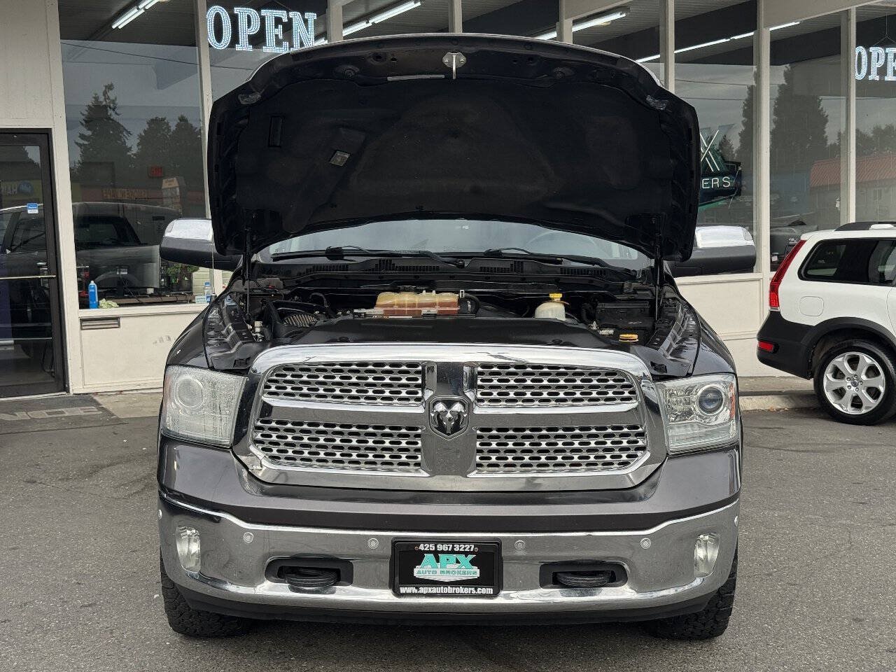 Used 2015 RAM 1500 Laramie AWD/4WD image 11