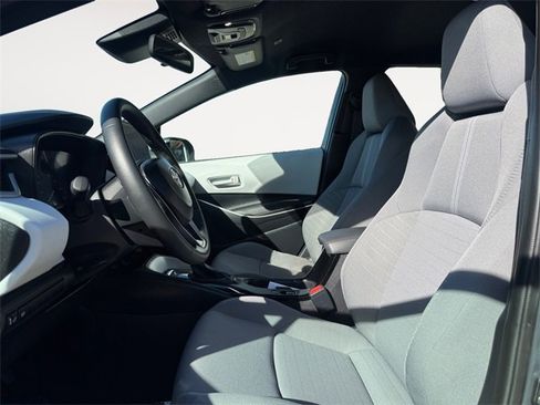 Certified 2025 Toyota Corolla SE image 9