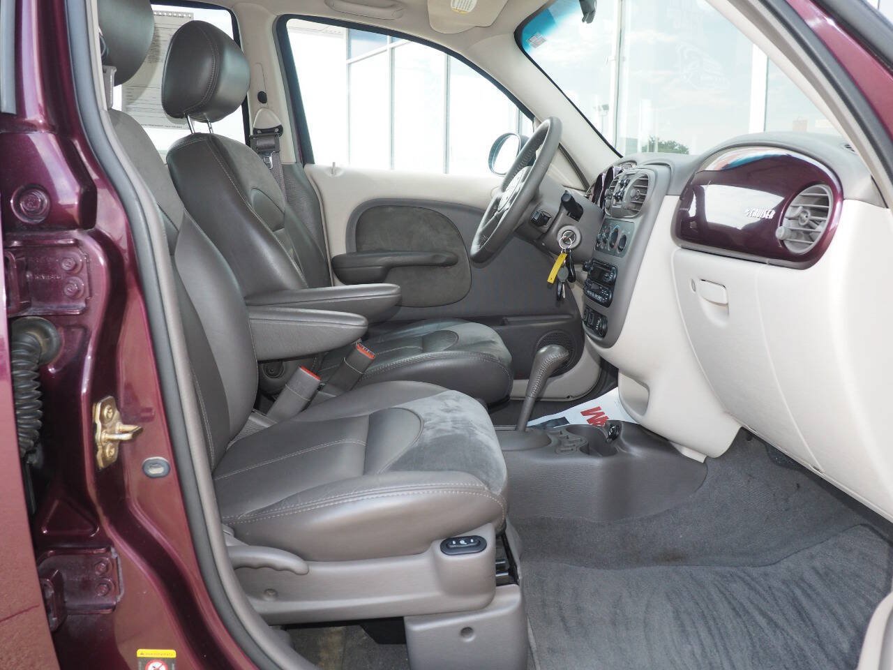 Used 2002 Chrysler PT Cruiser Limited FWD image 9