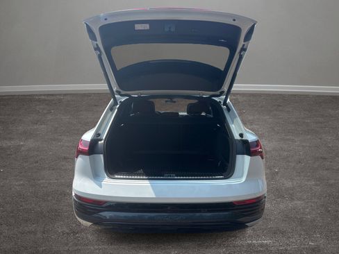 Used 2024 Audi Q8 e-tron Premium Plus w/ Premium Plus Package image 15