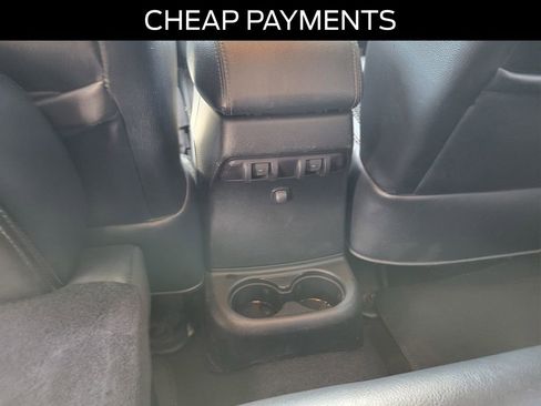 Used 2017 Jeep Wrangler Unlimited Sahara AWD/4WD image 8