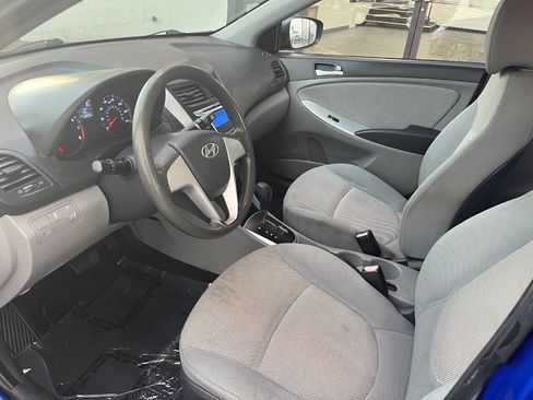 Used 2012 Hyundai Accent GLS image 10