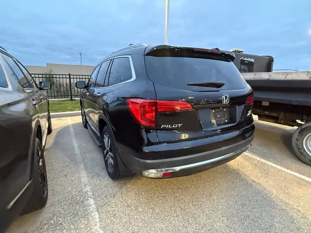 Used 2017 Honda Pilot Elite image 2