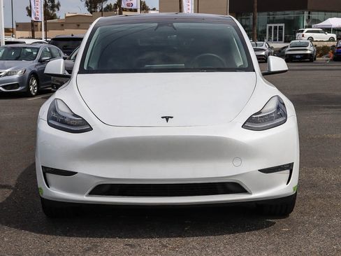 Used 2023 Tesla Model Y Long Range AWD/4WD image 2