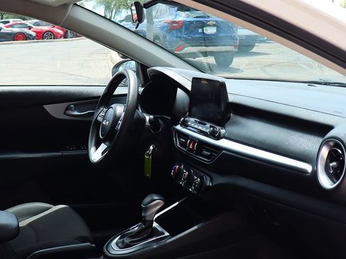 Used 2022 Kia Forte LXS FWD image 31