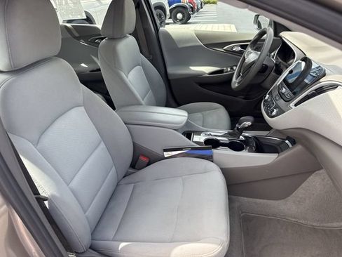 Used 2025 Chevrolet Malibu LT FWD image 22