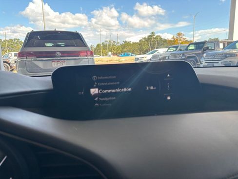 Used 2025 MAZDA MAZDA3 s image 21