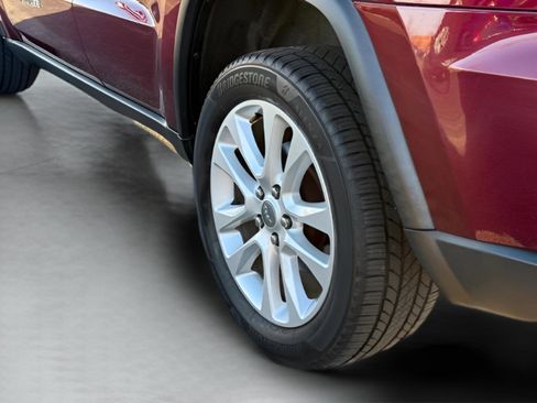 Used 2017 Jeep Grand Cherokee Limited image 8