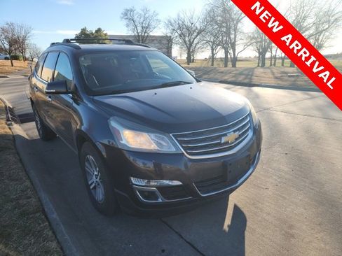 Used 2015 Chevrolet Traverse LT image 1