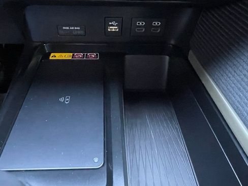 Used 2025 Toyota Camry Hybrid image 30