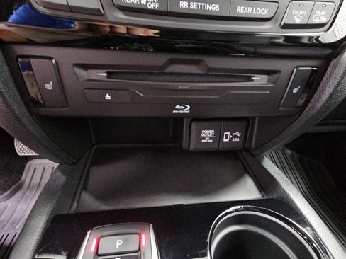 Used 2022 Honda Pilot Touring image 22