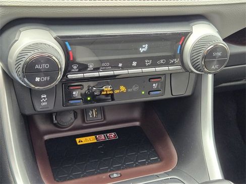 Used 2024 Toyota RAV4 Limited image 26