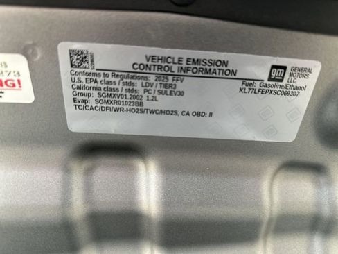 Used 2025 Chevrolet Trax LS w/ Driver Confidence Package image 30