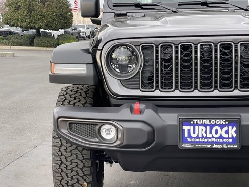 New 2026 Jeep Wrangler Unlimited Rubicon w/ Technology Group AWD/4WD image 4