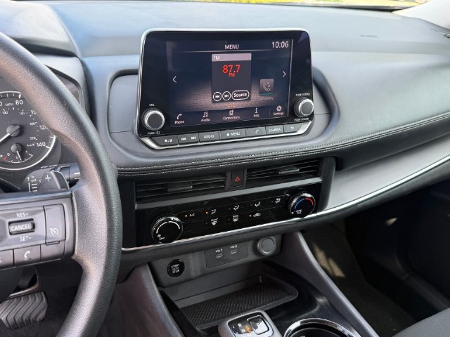 Used 2024 Nissan Rogue S FWD image 15