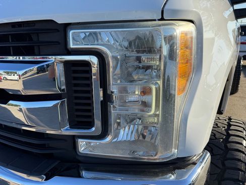 Used 2017 Ford F250 XLT image 12