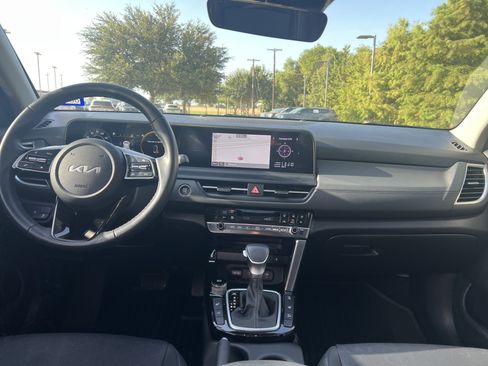 Used 2024 Kia Seltos EX AWD/4WD image 26