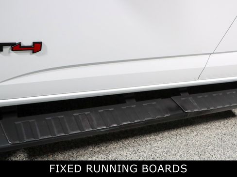 Used 2022 GMC Canyon AT4 image 12