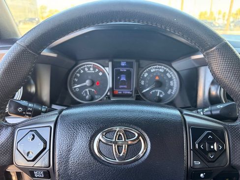 Used 2020 Toyota Tacoma TRD Off-Road w/ TRD Premium Off Road Package AWD/4WD image 30