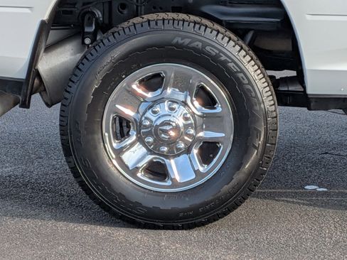 Used 2024 RAM 2500 Tradesman w/ Chrome Appearance Group image 12