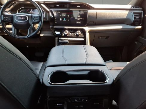 Used 2024 GMC Sierra 1500 AT4 w/ Technology Package AWD/4WD image 13