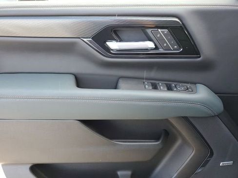 New 2026 GMC Yukon XL AT4 image 17