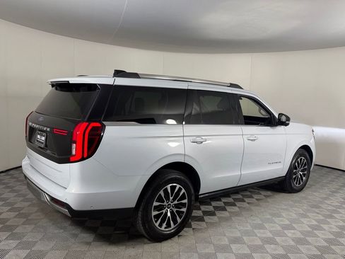 Used 2025 Ford Expedition Platinum AWD/4WD image 5