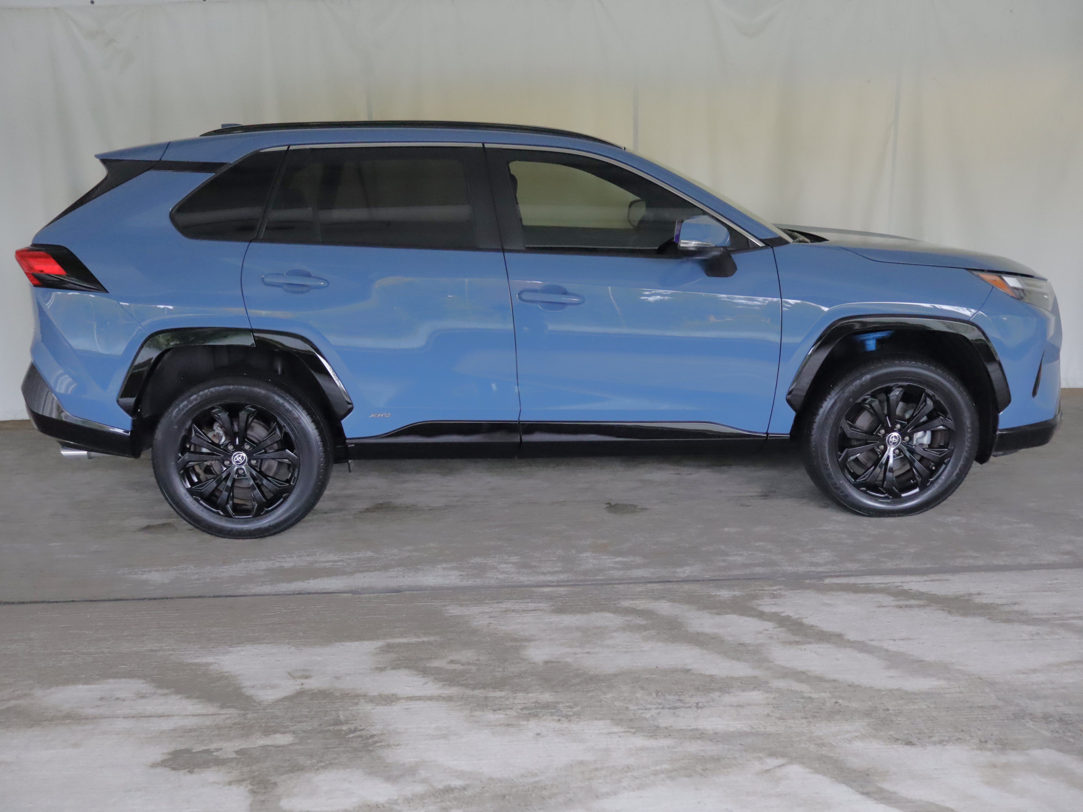 Used 2023 Toyota RAV4 SE AWD/4WD image 4
