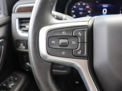 Used 2023 Chevrolet Suburban Premier image 22