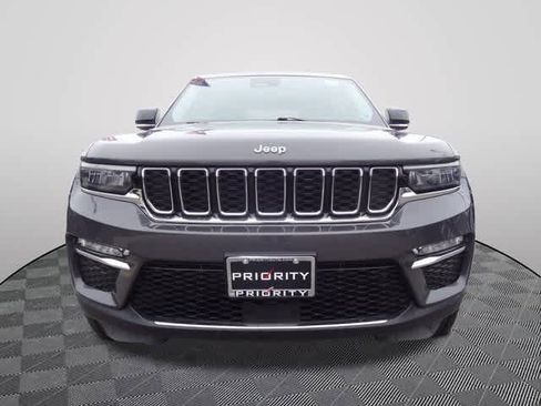 Used 2023 Jeep Grand Cherokee Limited image 5