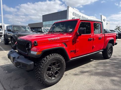 Used 2025 Jeep Gladiator Sport AWD/4WD image 1